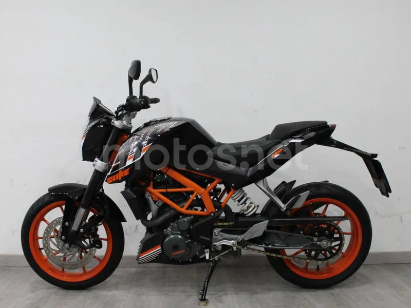 KTM 390 Duke 2790 € 2016 Barcelona - 2