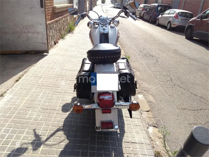 Harley-Davidson Heritage Softail - Vista 3