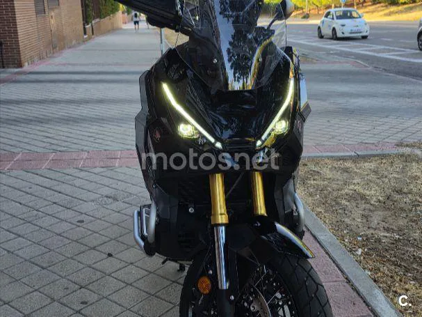 Honda X-ADV - Vista 5