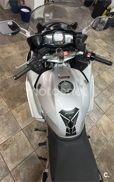 Yamaha FJR1300 - Vista 4