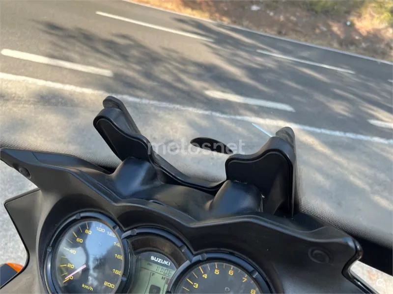 Suzuki V-Strom 650 - Vista 8