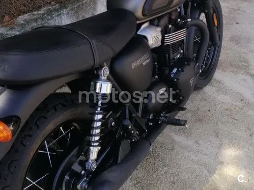 Triumph Bonneville T100 - Vista 11