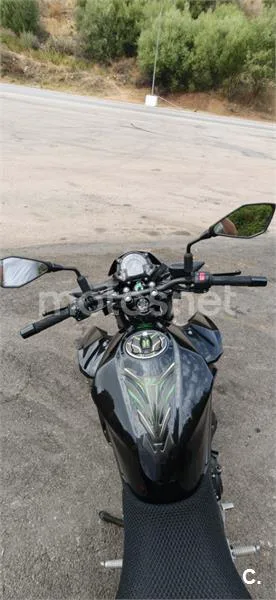 Kawasaki Z400 - Vista 6