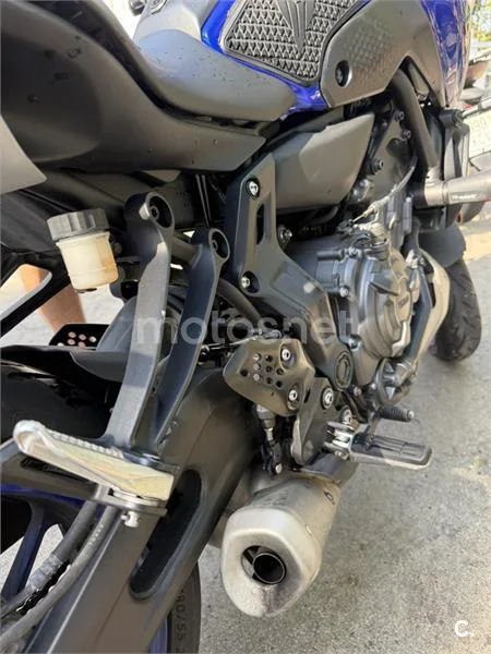 Yamaha MT-07 - Vista 12