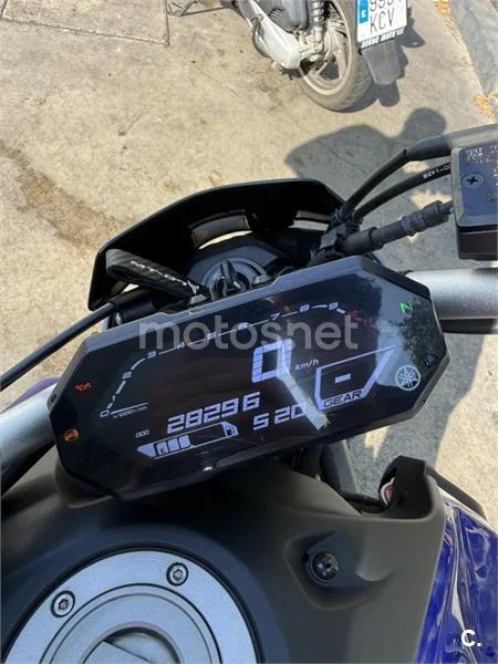 Yamaha MT-07 - Vista 10