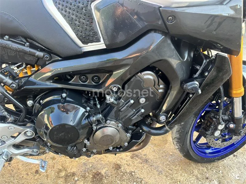 Yamaha MT-09 - Vista 8