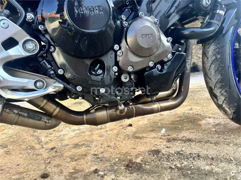 Yamaha MT-09 - Vista 9