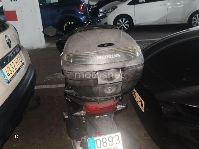 Honda PCX125 - Vista 4