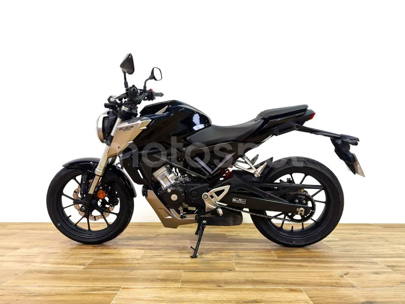 Honda CB125R - Vista 5