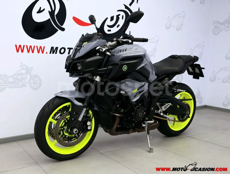 Yamaha MT-10 - Vista 7