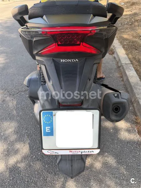 Honda Forza 350 - Vista 5