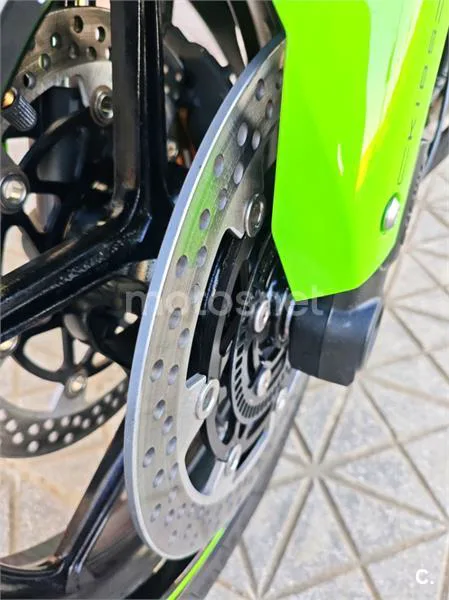 Kawasaki Ninja ZX-6R - Vista 13