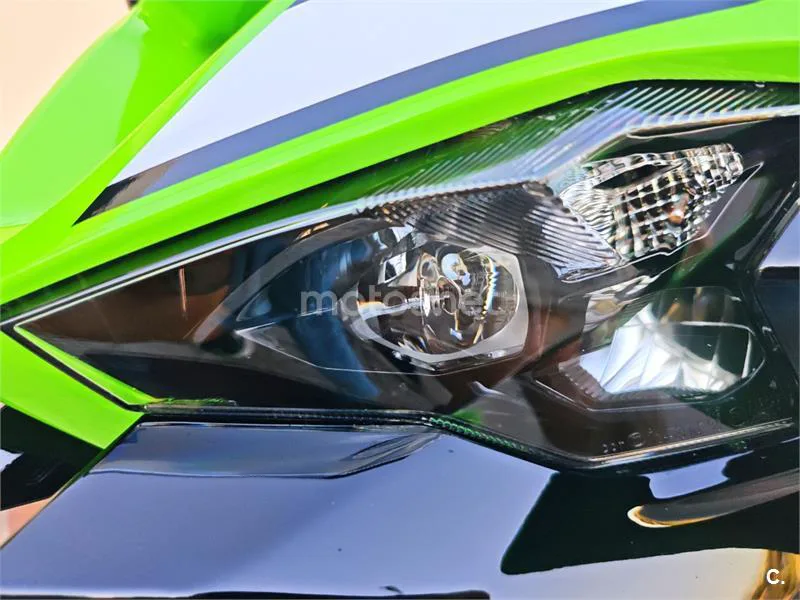 Kawasaki Ninja ZX-6R - Vista 10