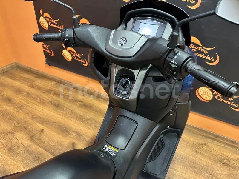 Yamaha NMAX - Vista 7
