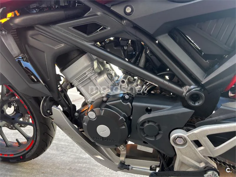 Honda CB125R - Vista 5