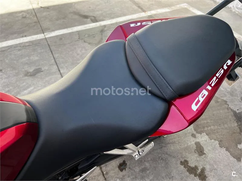 Honda CB125R - Vista 6