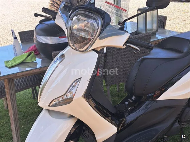 Piaggio Beverly 125 - Vista 3