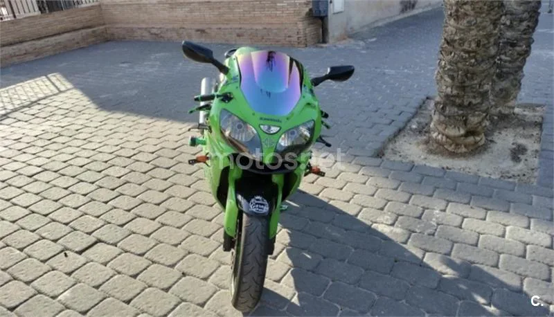 Kawasaki Ninja ZX-9R - Vista 3