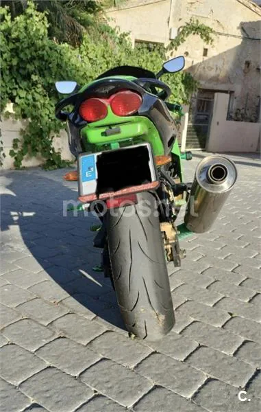 Kawasaki Ninja ZX-9R - Vista 4