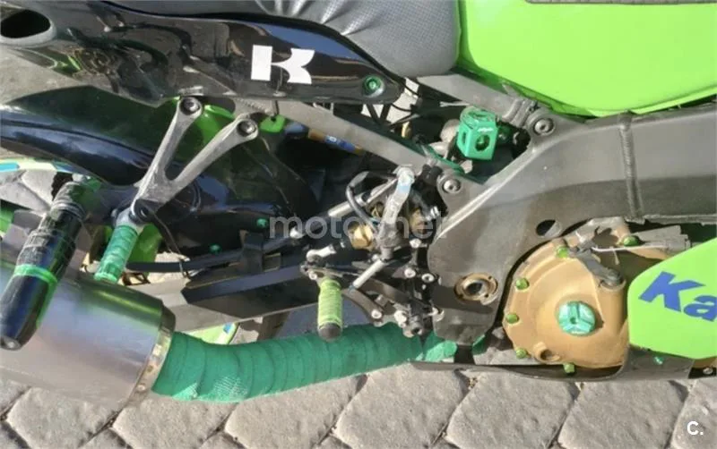 Kawasaki Ninja ZX-9R - Vista 5