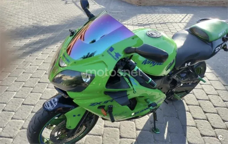 Kawasaki Ninja ZX-9R - Vista 6