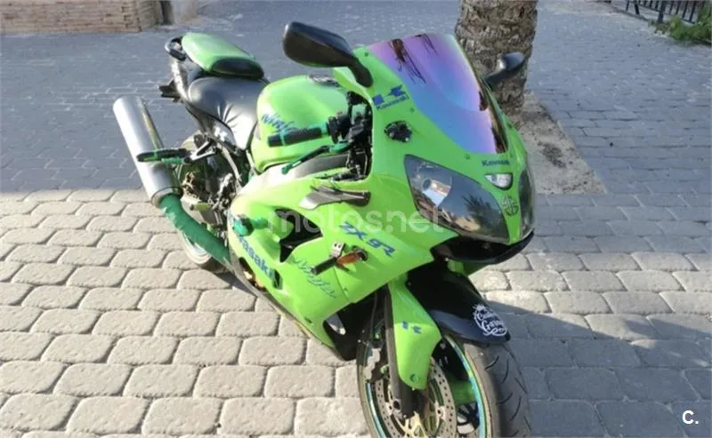Kawasaki Ninja ZX-9R - Vista 7