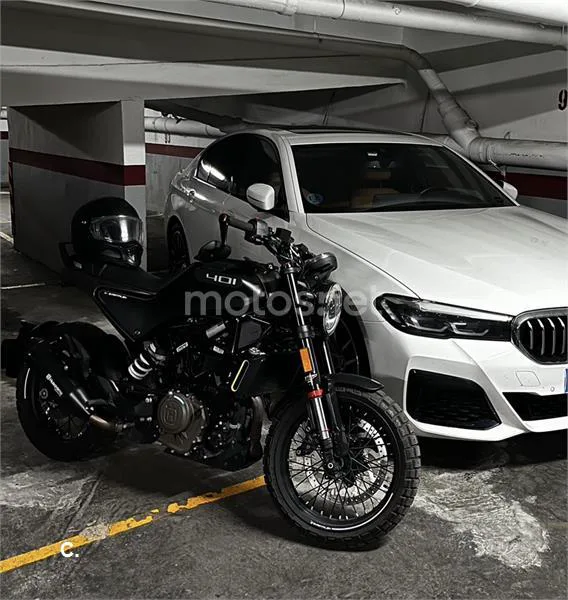 Husqvarna Svartpilen 401 3699 € 2022 Barcelona - 1