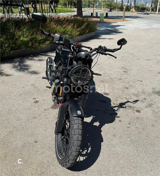 Husqvarna Svartpilen 401 - Vista 5