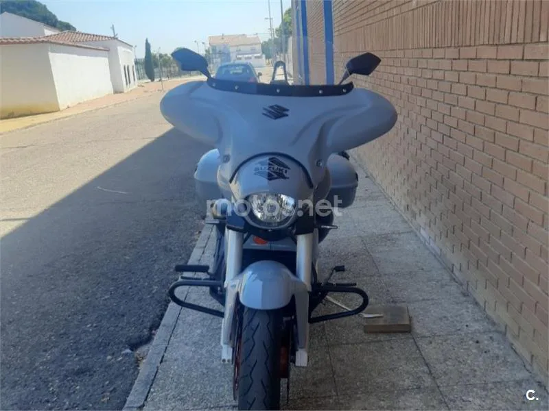 Suzuki Intruder M1800R - Vista 4
