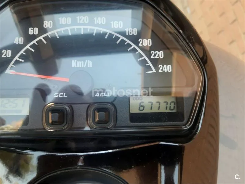 Suzuki Intruder M1800R - Vista 6