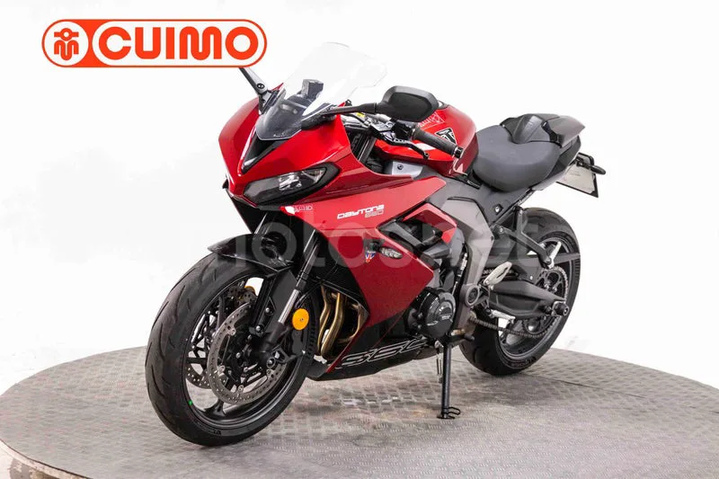 Triumph Daytona 660 - Vista 18