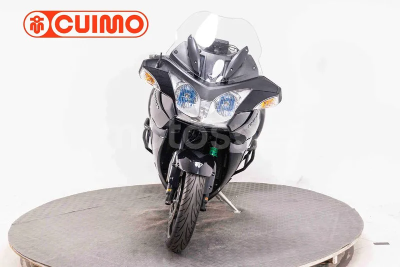 Triumph Trophy SE - Vista 23