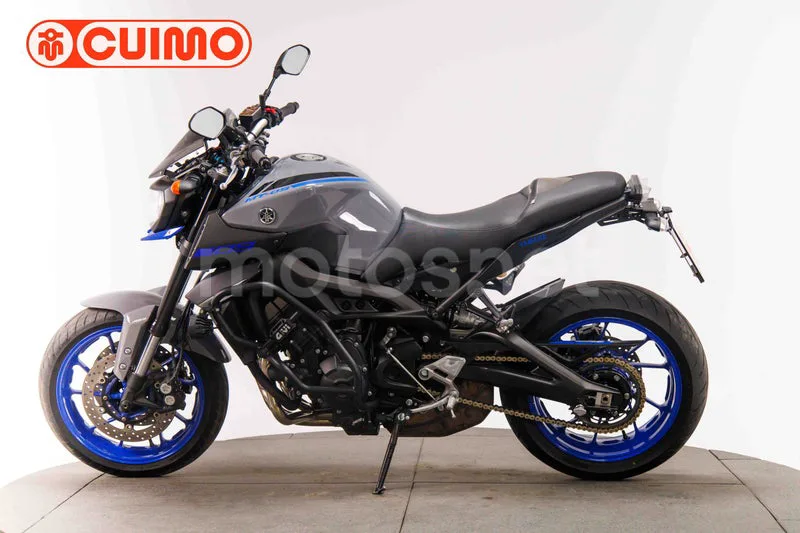 Yamaha MT-09 - Vista 8