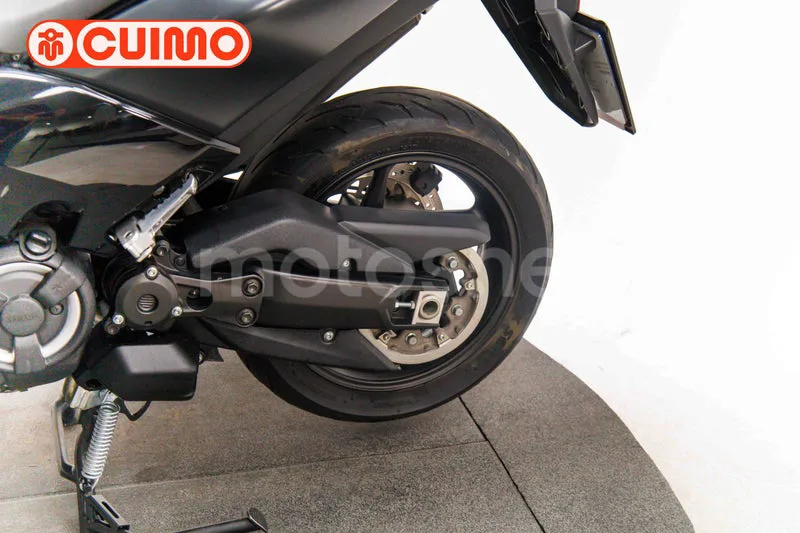 Yamaha TMAX 530 - Vista 23