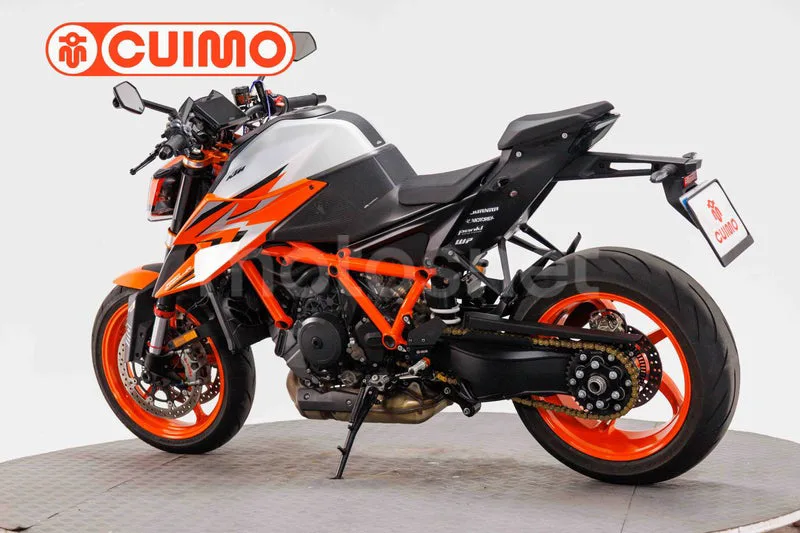 KTM 1290 Super Duke R - Vista 12