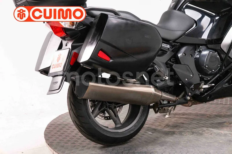 Triumph Trophy SE - Vista 11
