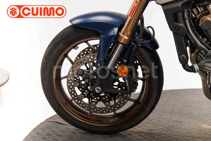 Honda CB650R - Vista 23
