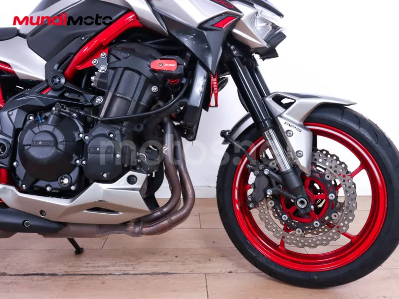 Kawasaki Z900 - Vista 18