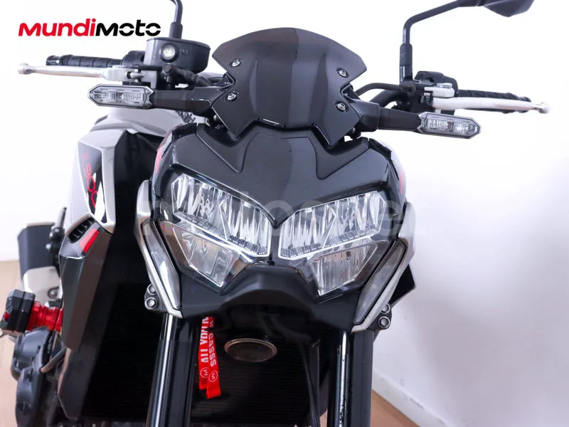 Kawasaki Z900 - Vista 5