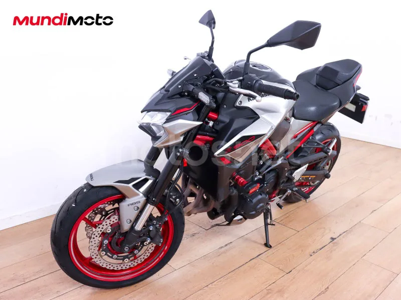 Kawasaki Z900 - Vista 7