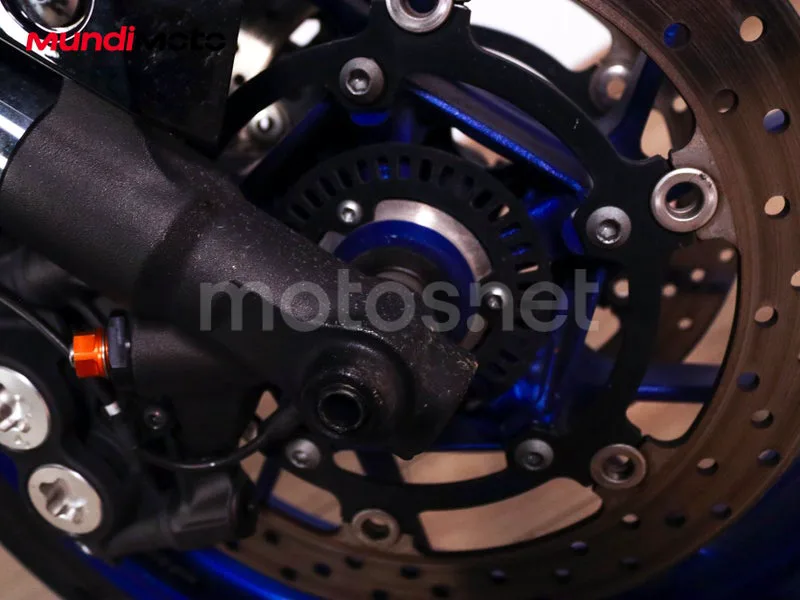 Yamaha MT-09 - Vista 18