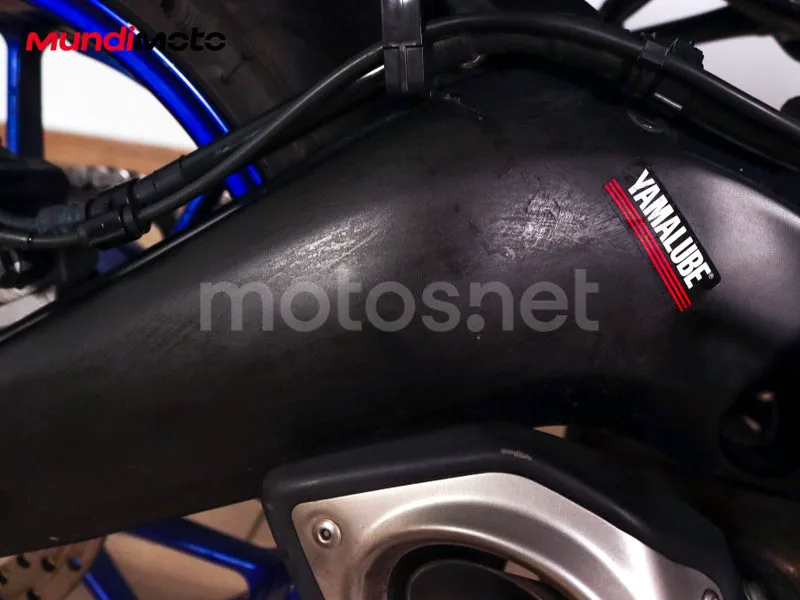 Yamaha MT-09 - Vista 21