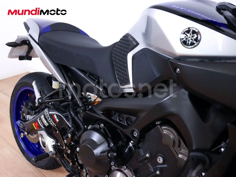 Yamaha MT-09 - Vista 42