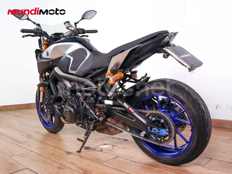 Yamaha MT-09 - Vista 8