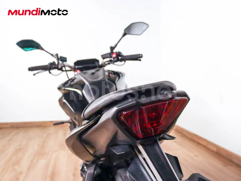 Yamaha MT-07 - Vista 9