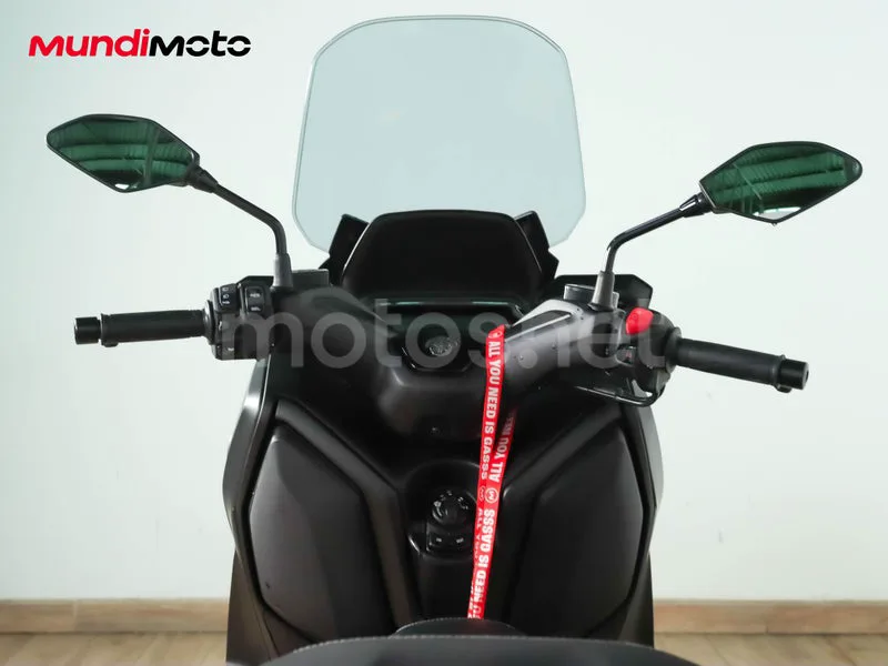 Yamaha XMAX 300 - Vista 11