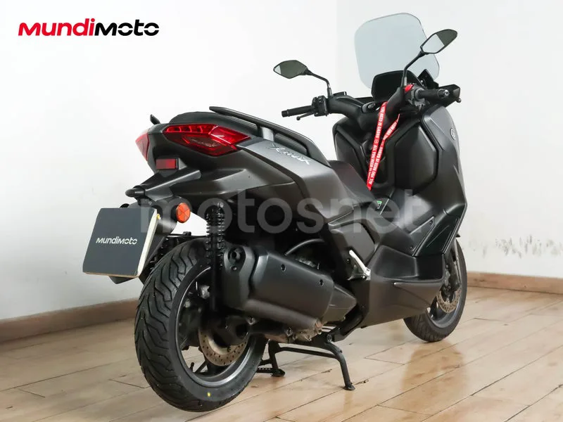 Yamaha XMAX 300 - Vista 3