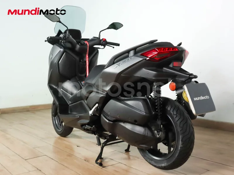 Yamaha XMAX 300 - Vista 8