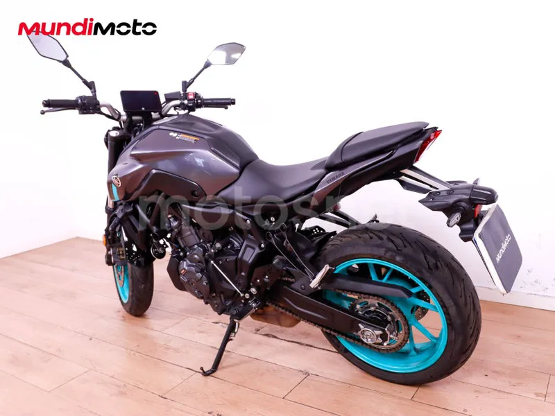Yamaha MT-07 - Vista 8