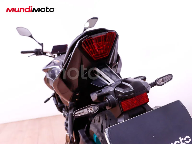 Yamaha MT-07 - Vista 9